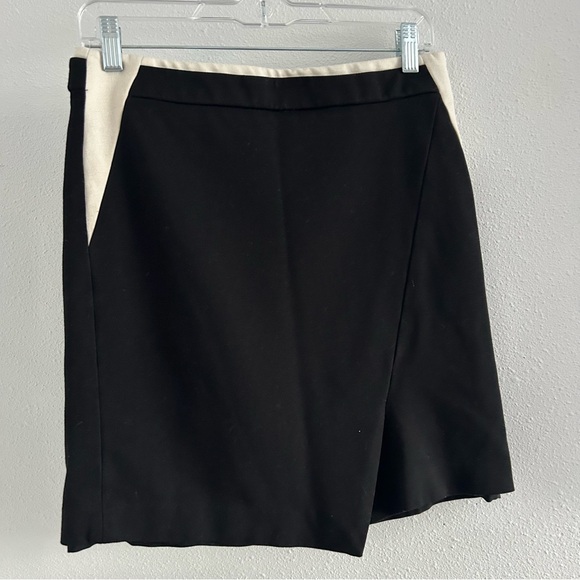 White House Black Market Dresses & Skirts - White House Black Market Black and White Mini Skirt Size 0